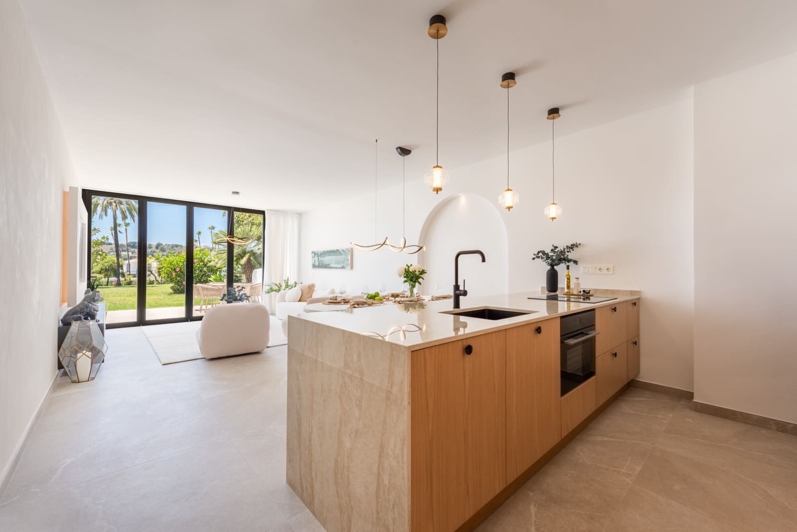 4 chambre Maison de Ville à vendre à Nueva Andalucia avec piscine garage - 1 395 000 € (Ref: 9347116)