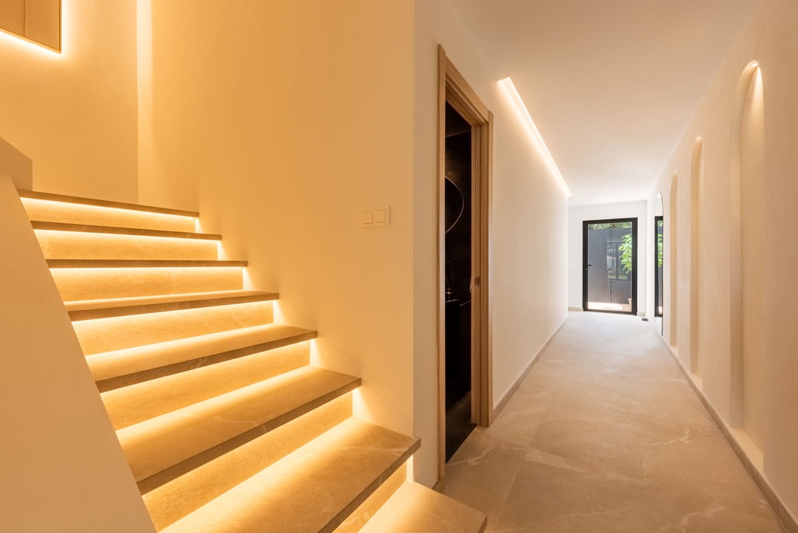 4 chambre Maison de Ville à vendre à Nueva Andalucia avec piscine garage - 1 395 000 € (Ref: 9347116)
