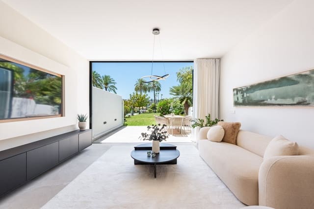 4 chambre Maison de Ville à vendre à Nueva Andalucia, Marbella avec piscine garage - 1 395 000 € (Ref: 9347116)