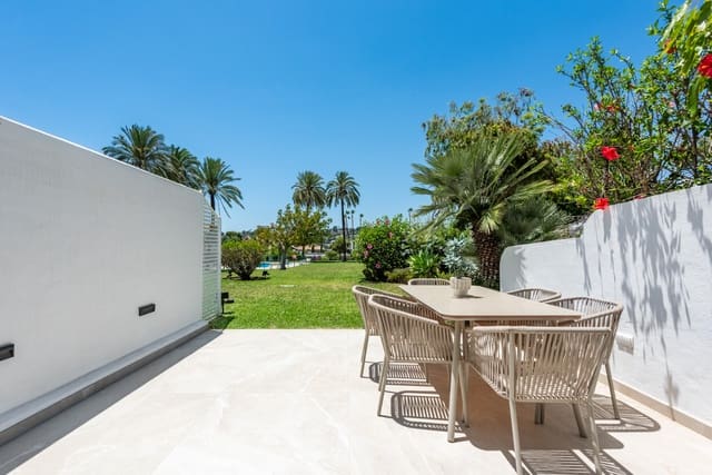 4 chambre Maison de Ville à vendre à Nueva Andalucia, Marbella avec piscine garage - 1 395 000 € (Ref: 9347116)