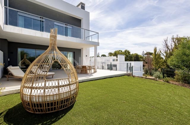 3 soveværelse Semi-Rækkehus til salg i San Pedro de Alcantara, Marbella med swimmingpool garage - € 1.380.000 (Ref: 9347117)
