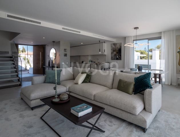 3 soveværelse Semi-Rækkehus til salg i San Pedro de Alcantara, Marbella med swimmingpool garage - € 1.380.000 (Ref: 9347117)