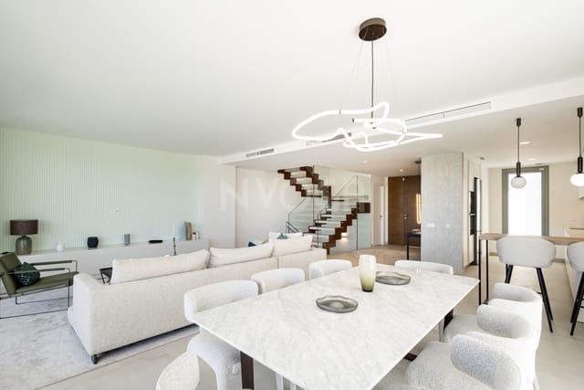 3 soveværelse Semi-Rækkehus til salg i San Pedro de Alcantara, Marbella med swimmingpool garage - € 1.380.000 (Ref: 9347117)