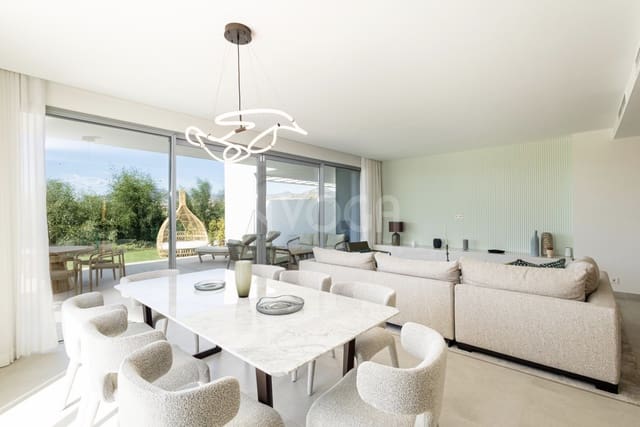 3 soveværelse Semi-Rækkehus til salg i San Pedro de Alcantara, Marbella med swimmingpool garage - € 1.380.000 (Ref: 9347117)