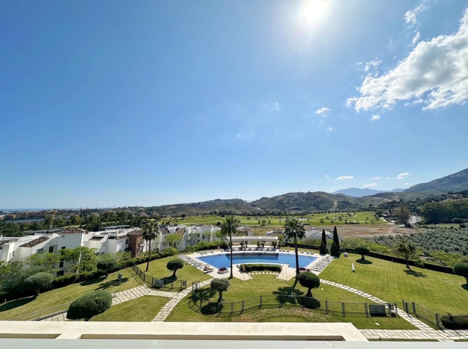 2 sovrum Takvåning till salu i Benahavis med pool garage - 1 250 000 € (Ref: 9353389)