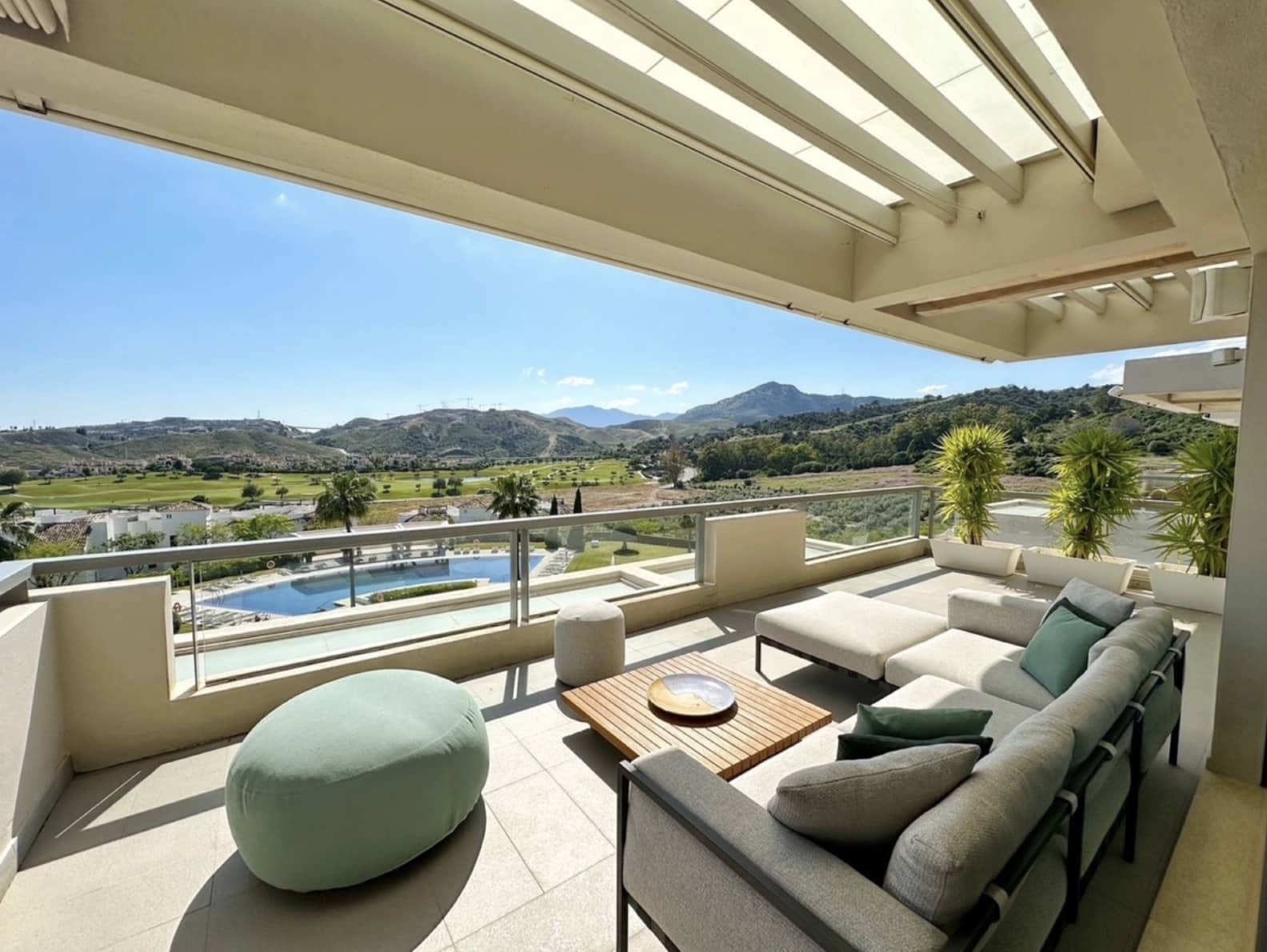 2 sovrum Takvåning till salu i Benahavis med pool garage - 1 250 000 € (Ref: 9353389)