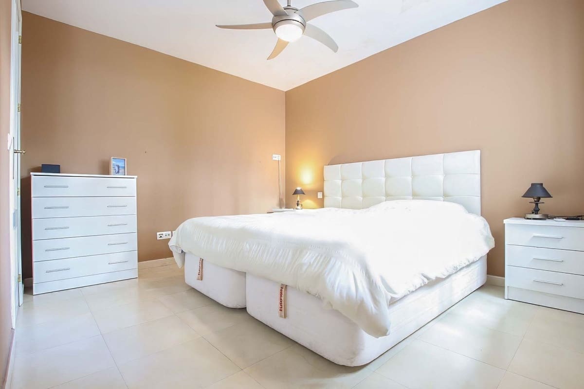 3 slaapkamer Appartement te koop in Nueva Andalucia met zwembad - € 630.000 (Ref: 9353390)