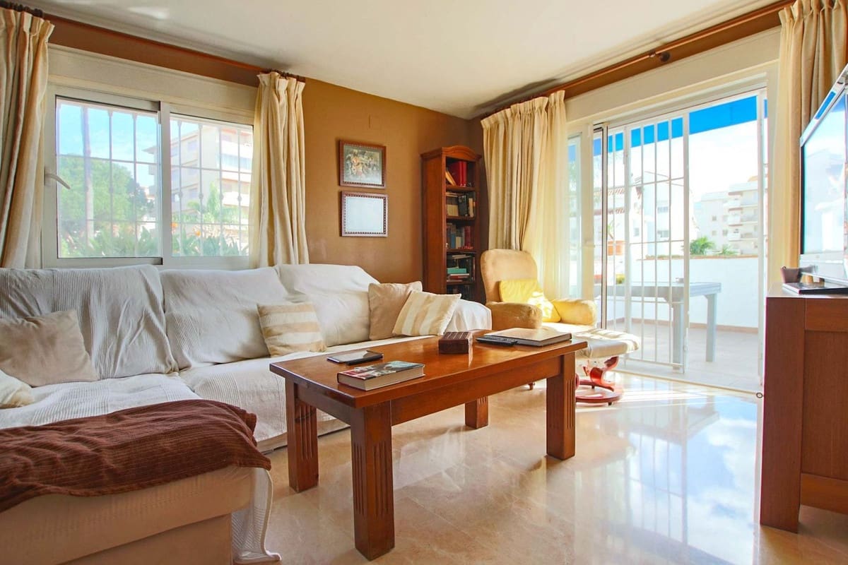 3 slaapkamer Appartement te koop in Nueva Andalucia met zwembad - € 630.000 (Ref: 9353390)