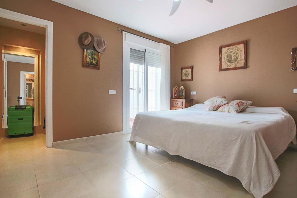 3 slaapkamer Appartement te koop in Nueva Andalucia met zwembad - € 630.000 (Ref: 9353390)