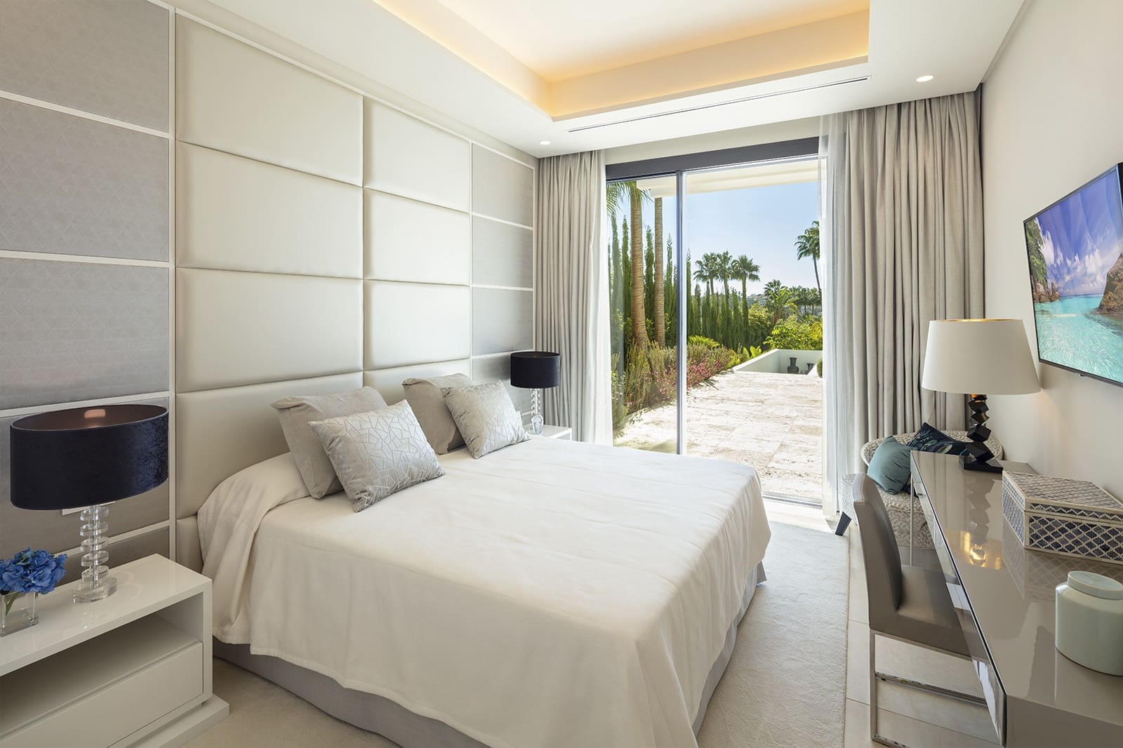 6 bedroom Villa for sale in Marbella with pool garage - € 6,850,000 (Ref: 9353392)