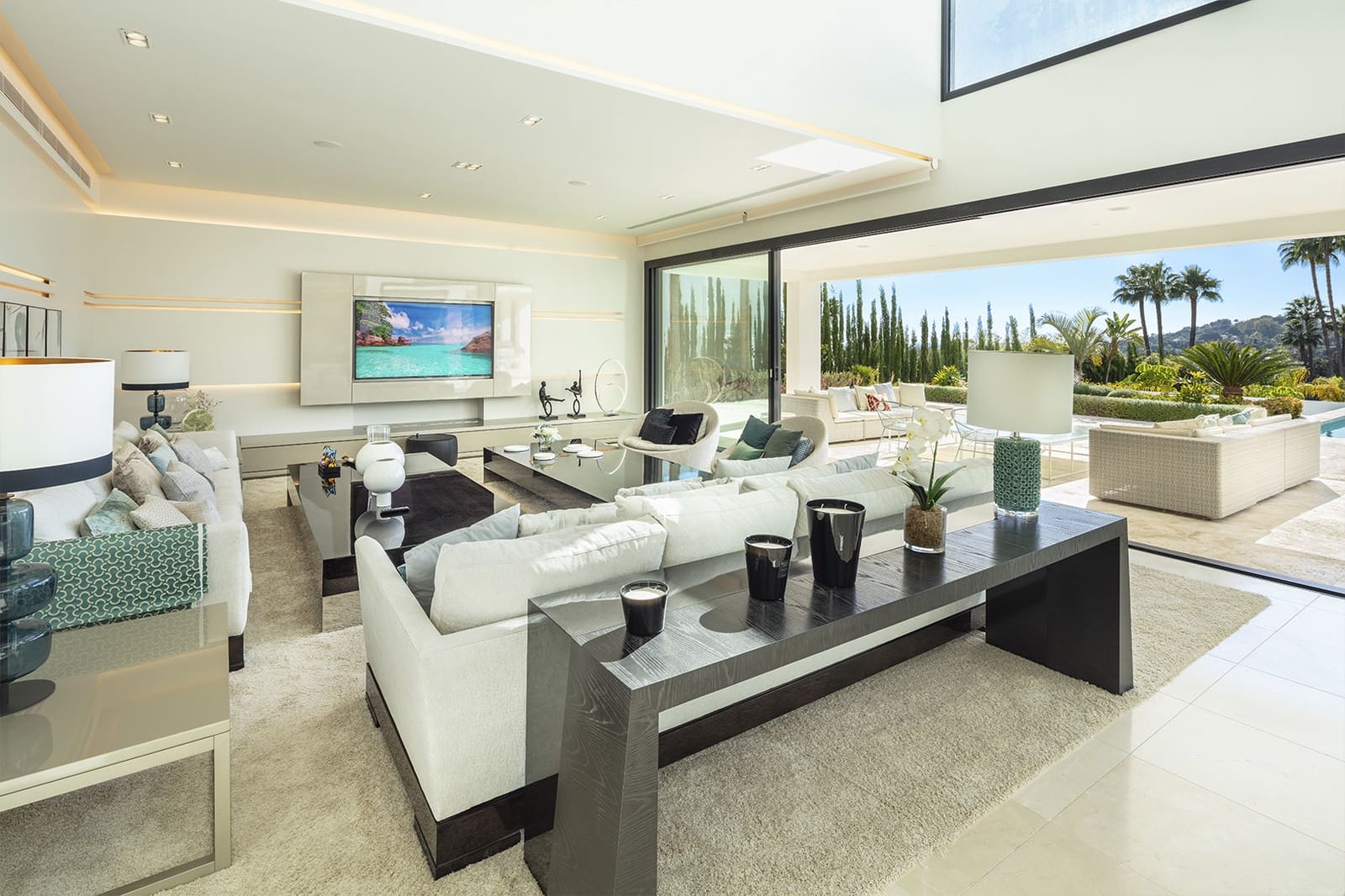 6 bedroom Villa for sale in Marbella with pool garage - € 6,850,000 (Ref: 9353392)