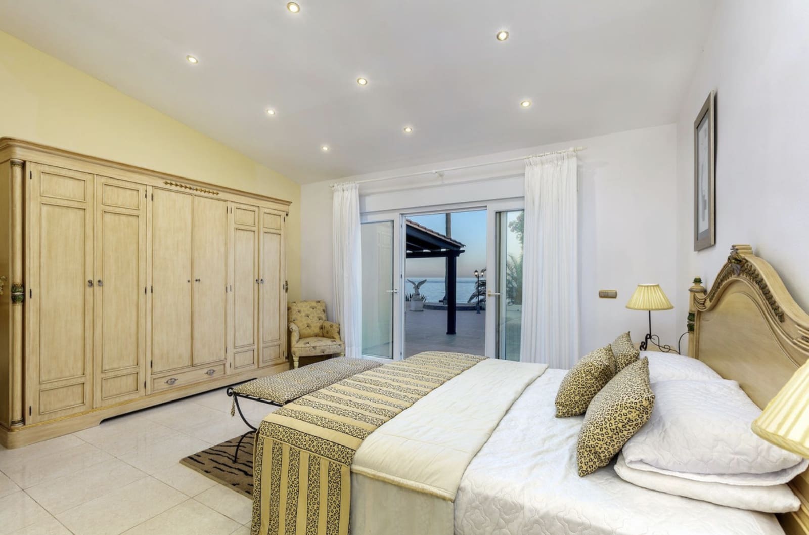 5 bedroom Villa for sale in Marbella with pool garage - € 6,500,000 (Ref: 9355753)