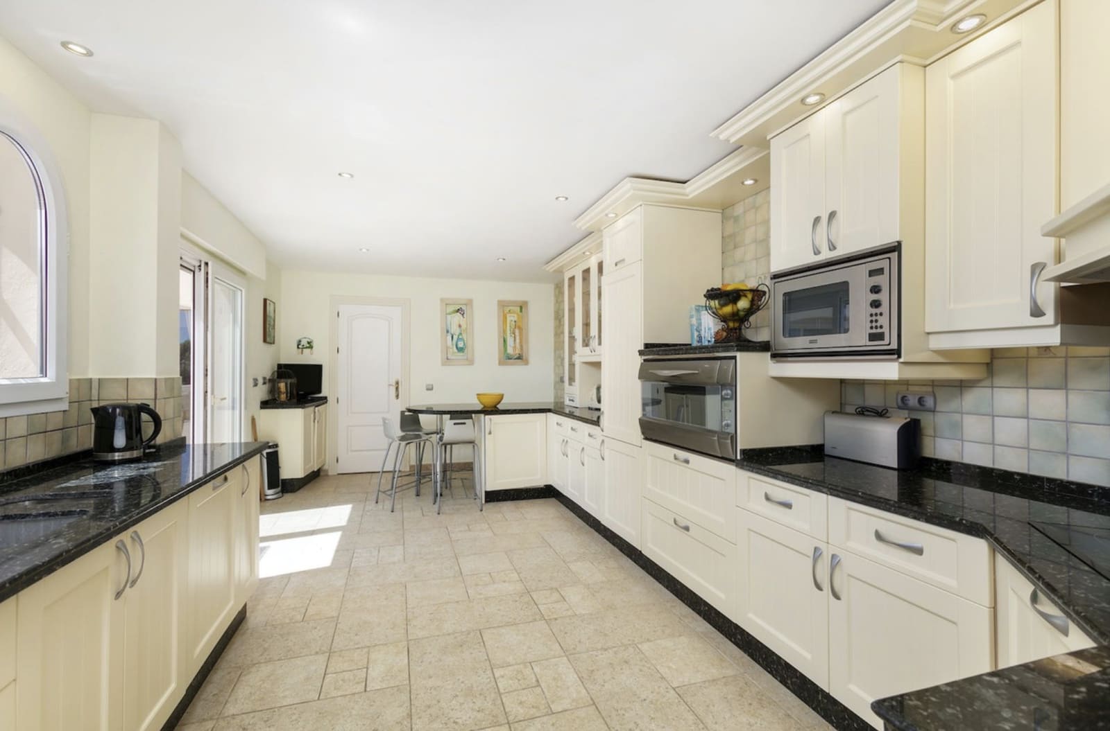 5 slaapkamer Villa te koop in Marbella met zwembad garage - € 6.500.000 (Ref: 9355753)