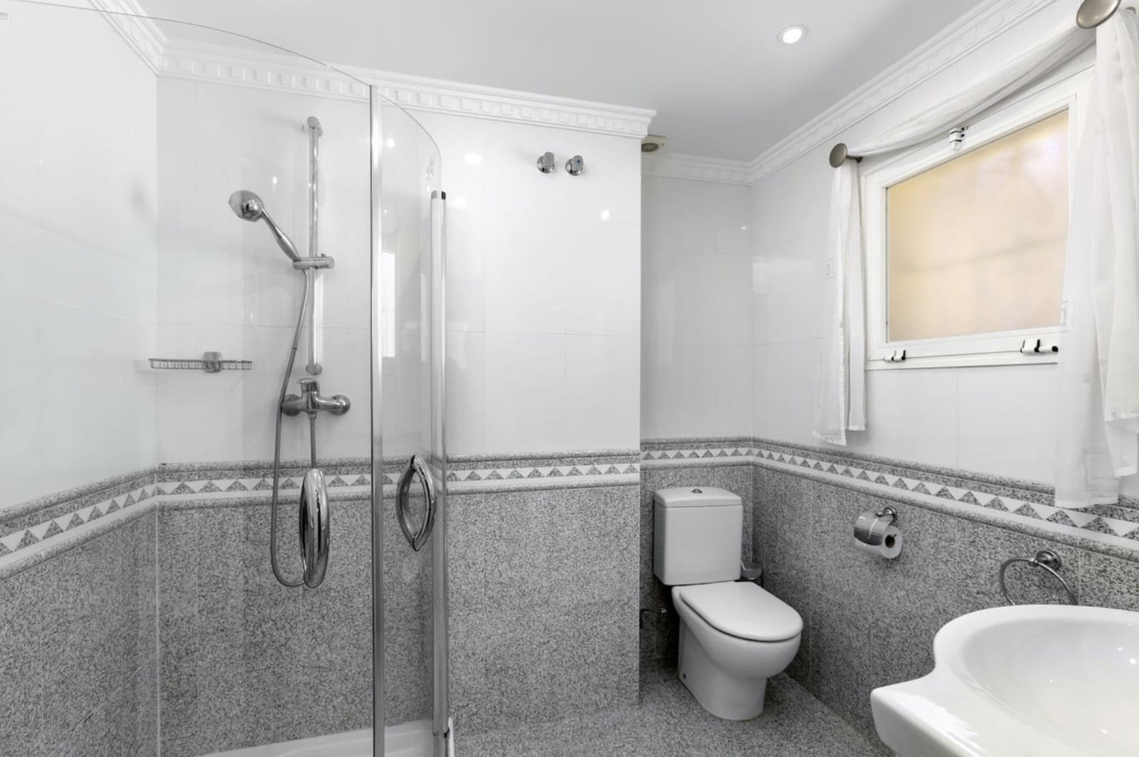 5 slaapkamer Villa te koop in Marbella met zwembad garage - € 6.500.000 (Ref: 9355753)