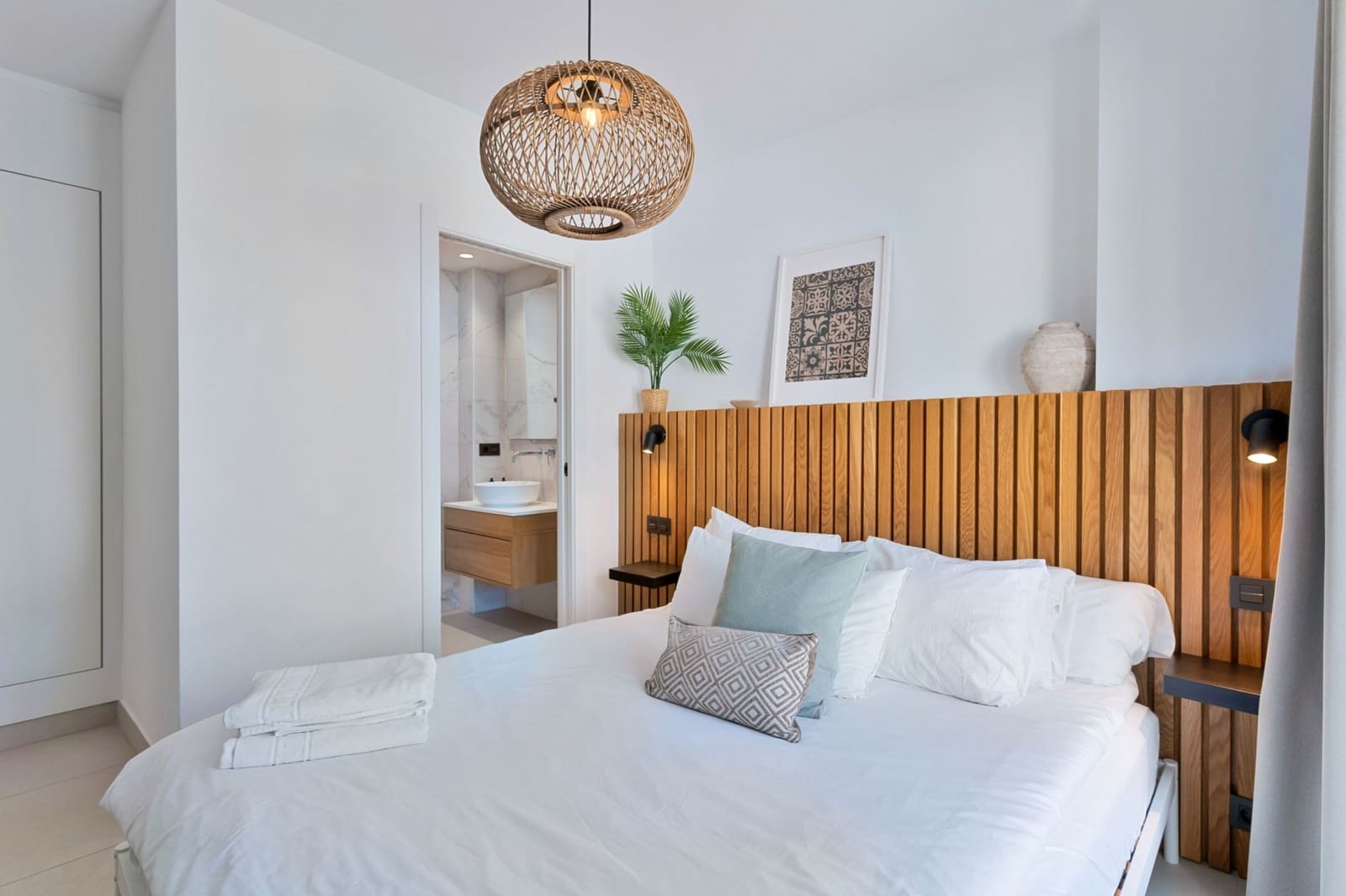 3 slaapkamer Penthouse te koop in Marbella met zwembad - € 625.000 (Ref: 9357120)