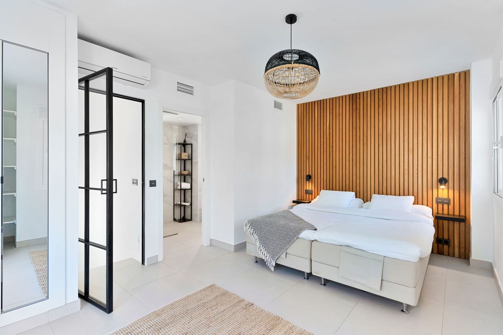 3 slaapkamer Penthouse te koop in Marbella met zwembad - € 625.000 (Ref: 9357120)