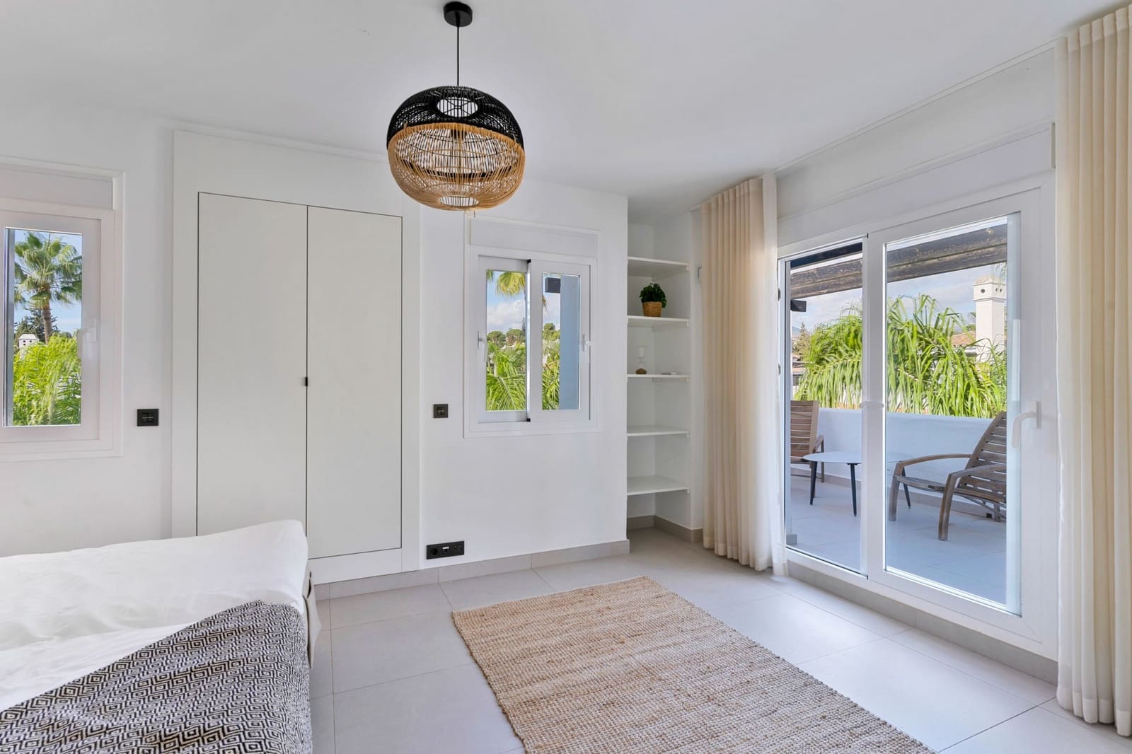 3 slaapkamer Penthouse te koop in Marbella met zwembad - € 625.000 (Ref: 9357120)