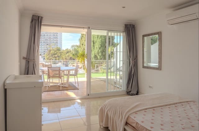 5 soverom Kjedet enebolig til salgs i Nueva Andalucia, Marbella med svømmebasseng garasje - € 975 000 (Ref: 9359100)