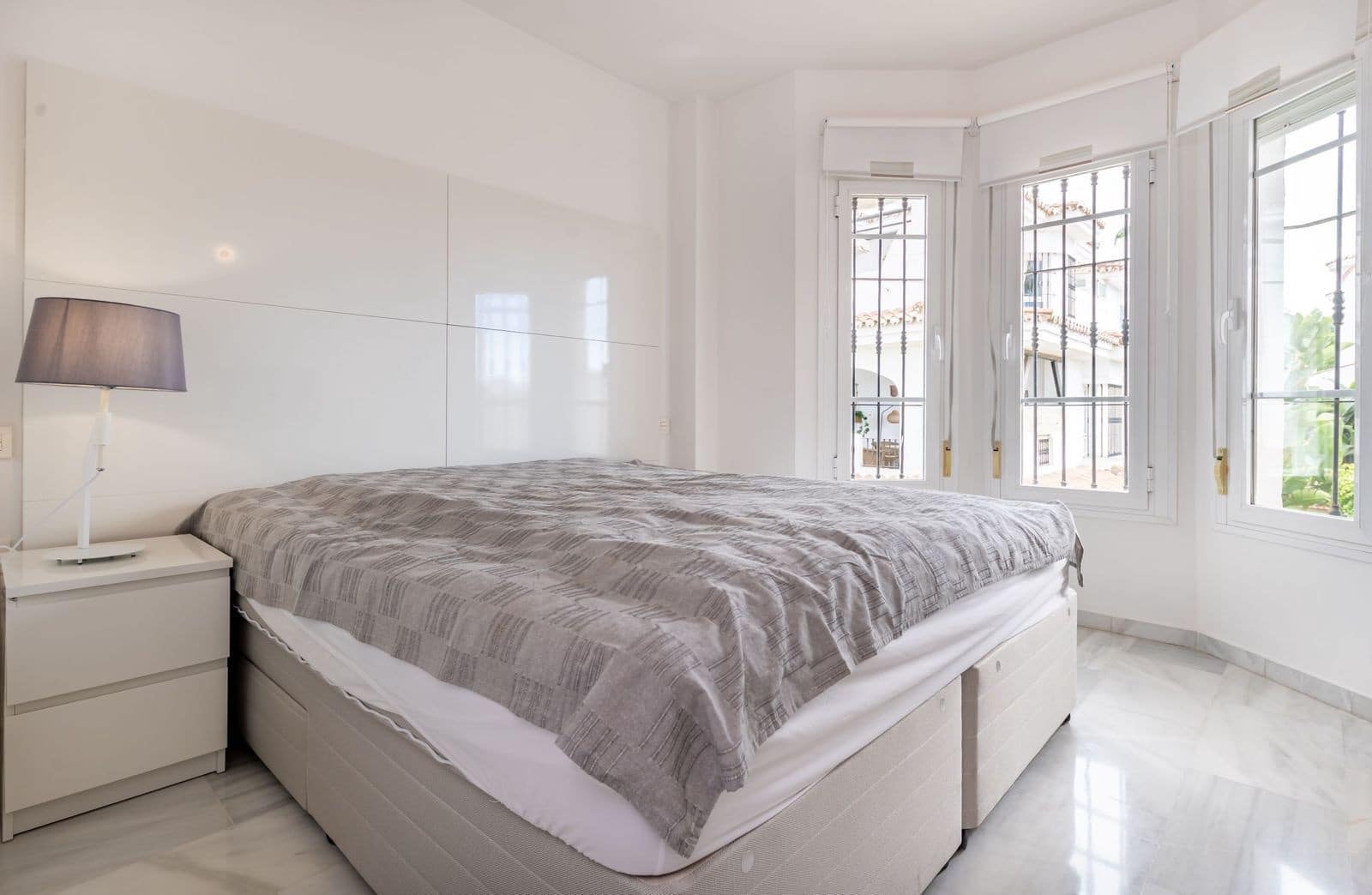 3 bedroom Apartment for sale in Nueva Andalucia with pool garage - € 470,000 (Ref: 9359102)