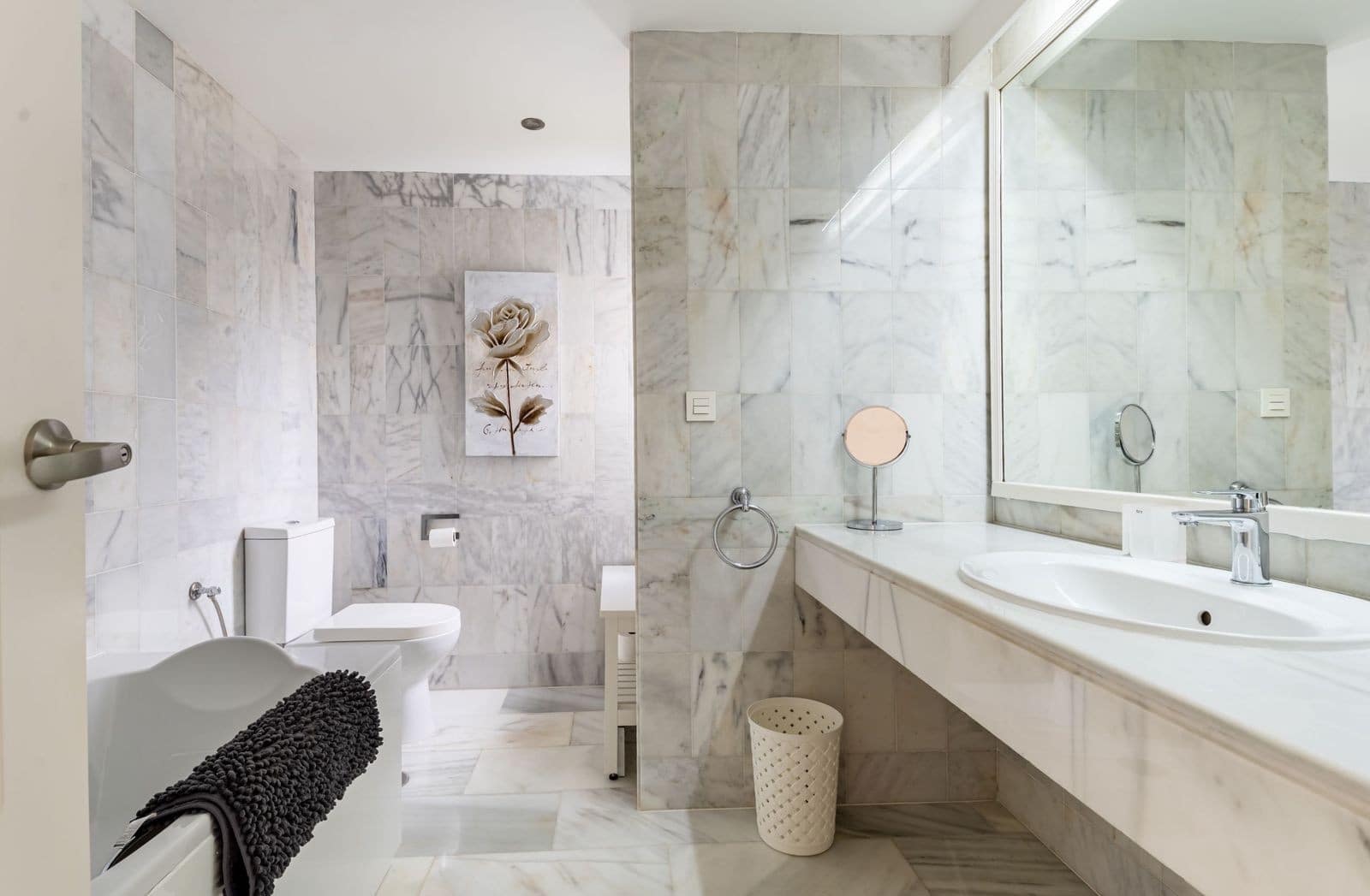 3 bedroom Apartment for sale in Nueva Andalucia with pool garage - € 470,000 (Ref: 9359102)