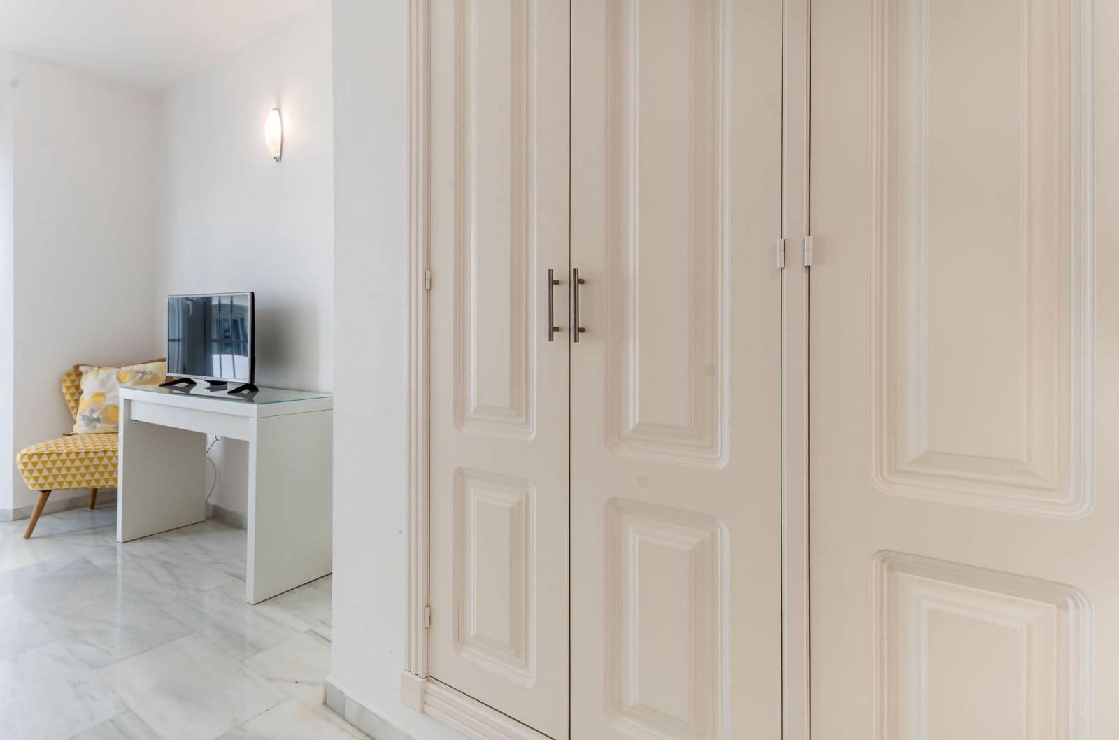 3 bedroom Apartment for sale in Nueva Andalucia with pool garage - € 470,000 (Ref: 9359102)