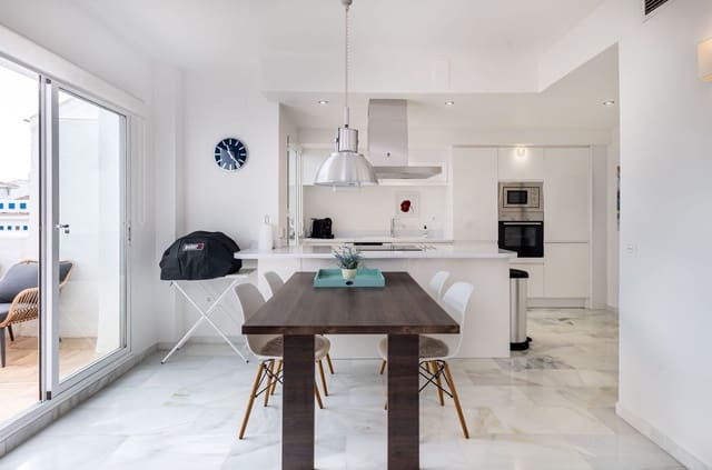 3 bedroom Apartment for sale in Nueva Andalucia, Marbella with pool garage - € 470,000 (Ref: 9359102)