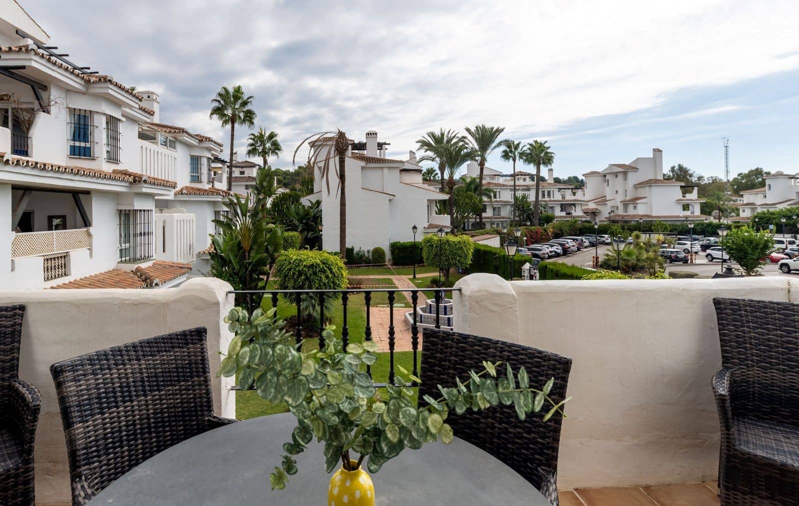 3 slaapkamer Appartement te koop in Nueva Andalucia met zwembad garage - € 470.000 (Ref: 9359102)