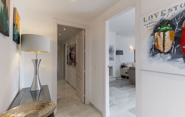 3 chambre Appartement à vendre à Nueva Andalucia, Marbella avec piscine garage - 470 000 € (Ref: 9359102)