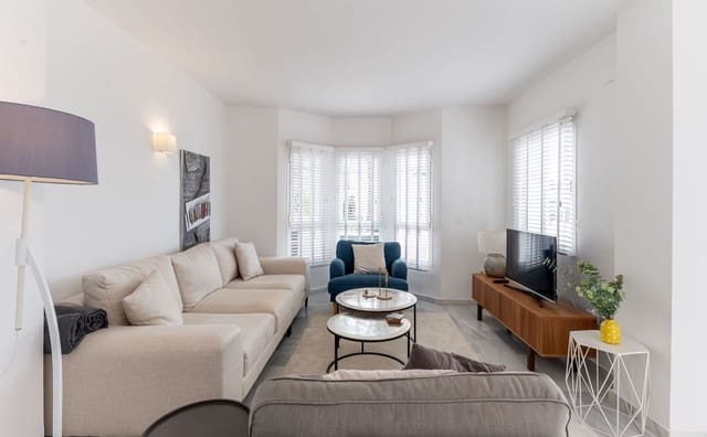 3 chambre Appartement à vendre à Nueva Andalucia, Marbella avec piscine garage - 470 000 € (Ref: 9359102)