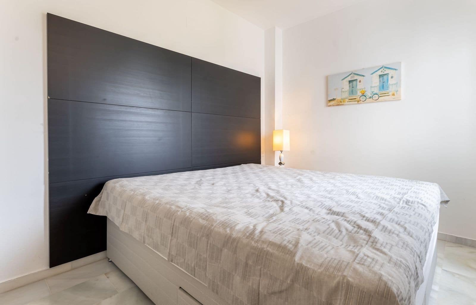 3 slaapkamer Appartement te koop in Nueva Andalucia met zwembad garage - € 470.000 (Ref: 9359102)