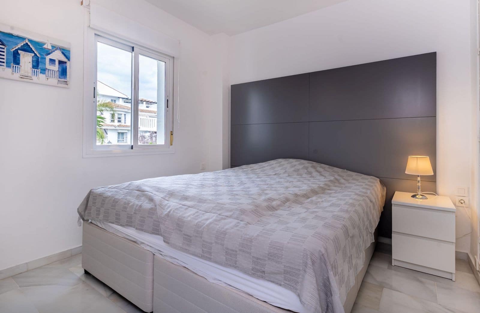 3 slaapkamer Appartement te koop in Nueva Andalucia met zwembad garage - € 470.000 (Ref: 9359102)