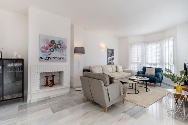3 chambre Appartement à vendre à Nueva Andalucia, Marbella avec piscine garage - 470 000 € (Ref: 9359102)