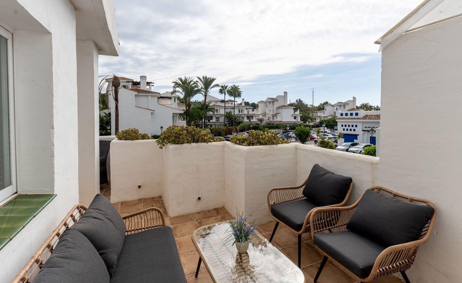 3 slaapkamer Appartement te koop in Nueva Andalucia met zwembad garage - € 470.000 (Ref: 9359102)