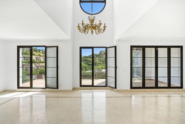 3 sovrum Hus till salu i Los Arqueros, Benahavís med pool garage - 810 000 € (Ref: 9359106)