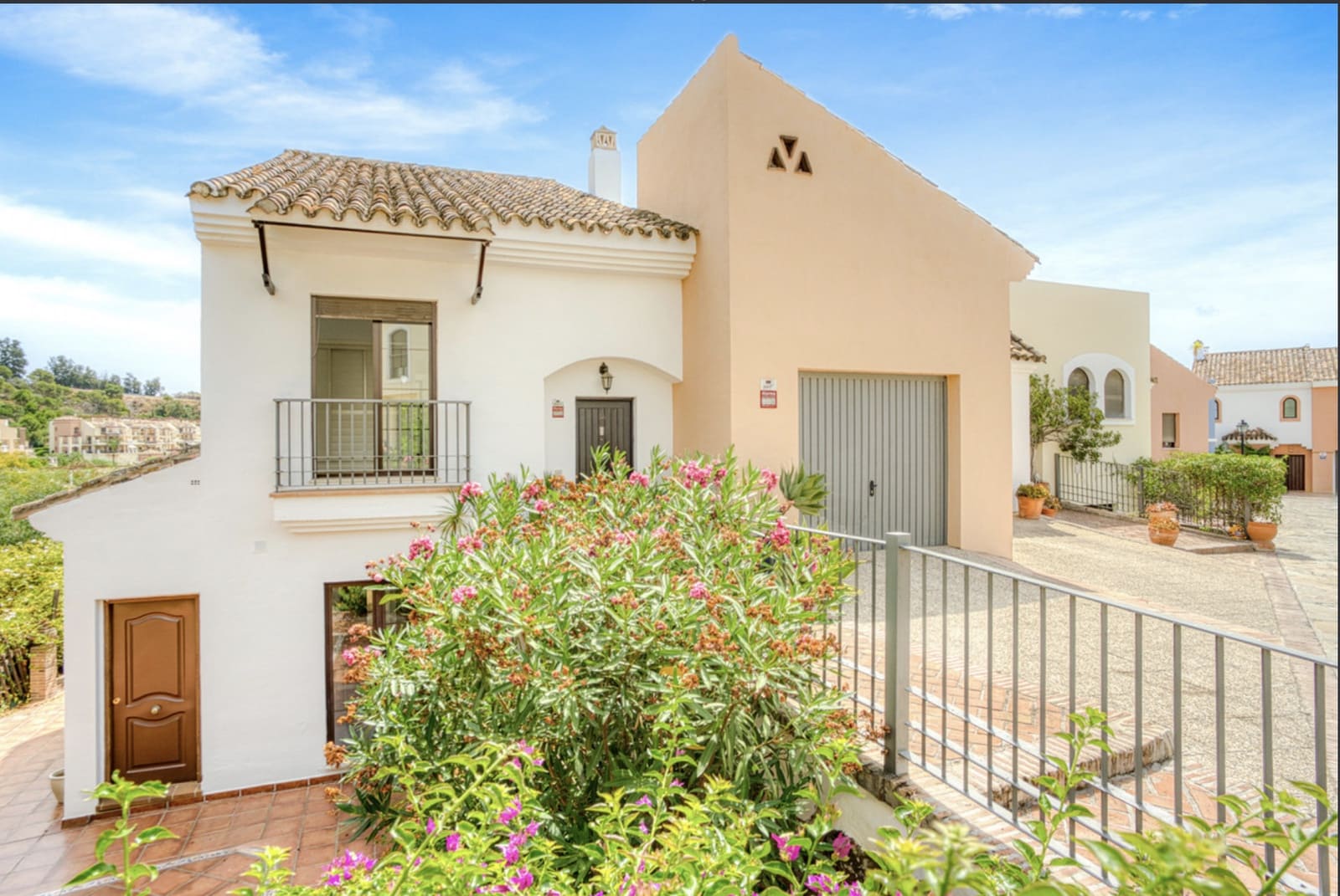 3 soverom Hus til salgs i Los Arqueros med svømmebasseng garasje - € 810 000 (Ref: 9359106)