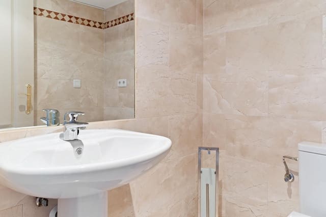 2 chambre Appartement à vendre à Marbella avec piscine garage - 695 000 € (Ref: 9359111)