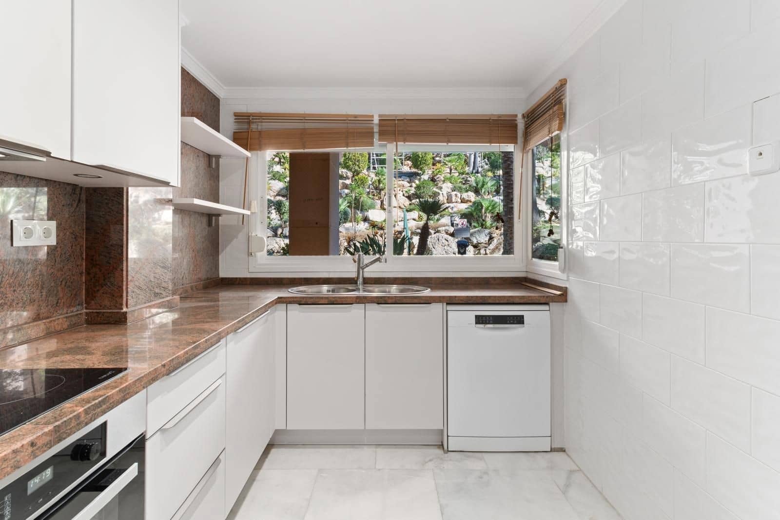 2 chambre Appartement à vendre à Marbella avec piscine garage - 695 000 € (Ref: 9359111)