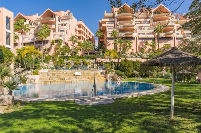 2 chambre Appartement à vendre à Marbella avec piscine garage - 695 000 € (Ref: 9359111)