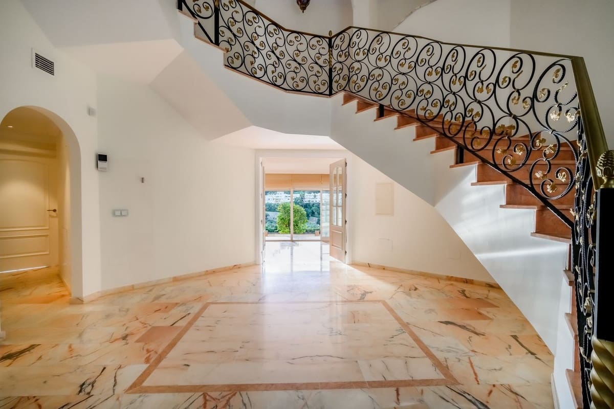 6 soverom Villa til salgs i Benahavis med svømmebasseng garasje - € 3 500 000 (Ref: 9359112)