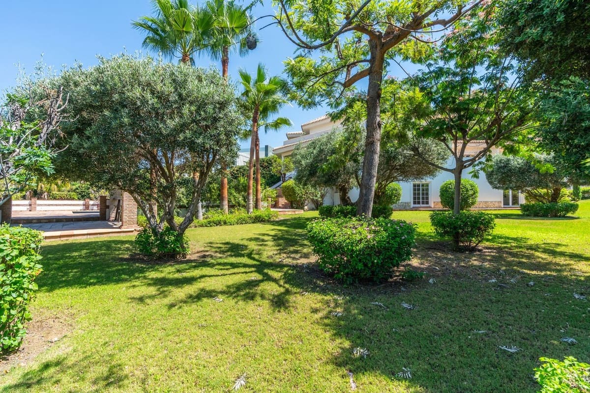 6 soverom Villa til salgs i Benahavis med svømmebasseng garasje - € 3 500 000 (Ref: 9359112)