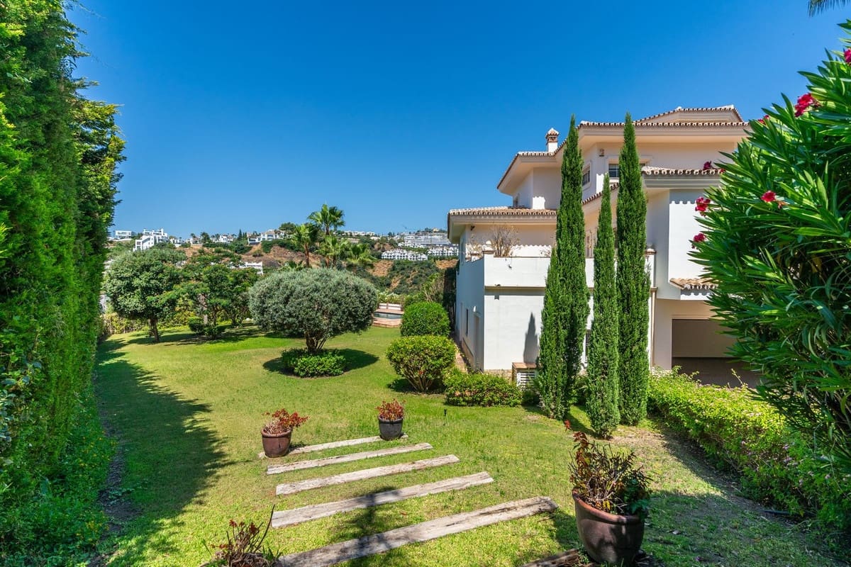 6 soverom Villa til salgs i Benahavis med svømmebasseng garasje - € 3 500 000 (Ref: 9359112)