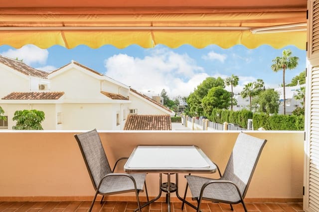 2 makuuhuone Huoneisto myytävänä paikassa Nueva Andalucía Centro, Marbella mukana uima-altaan - 499 000 € (Ref: 9359116)