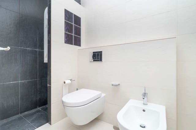 3 soverom Hus til salgs i Marbella med svømmebasseng garasje - € 519 000 (Ref: 9359117)