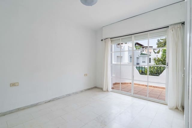 3 soverom Hus til salgs i Marbella med svømmebasseng garasje - € 519 000 (Ref: 9359117)