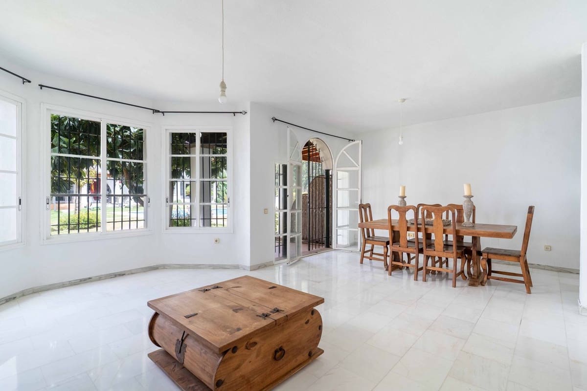 3 soverom Hus til salgs i Marbella med svømmebasseng garasje - € 519 000 (Ref: 9359117)