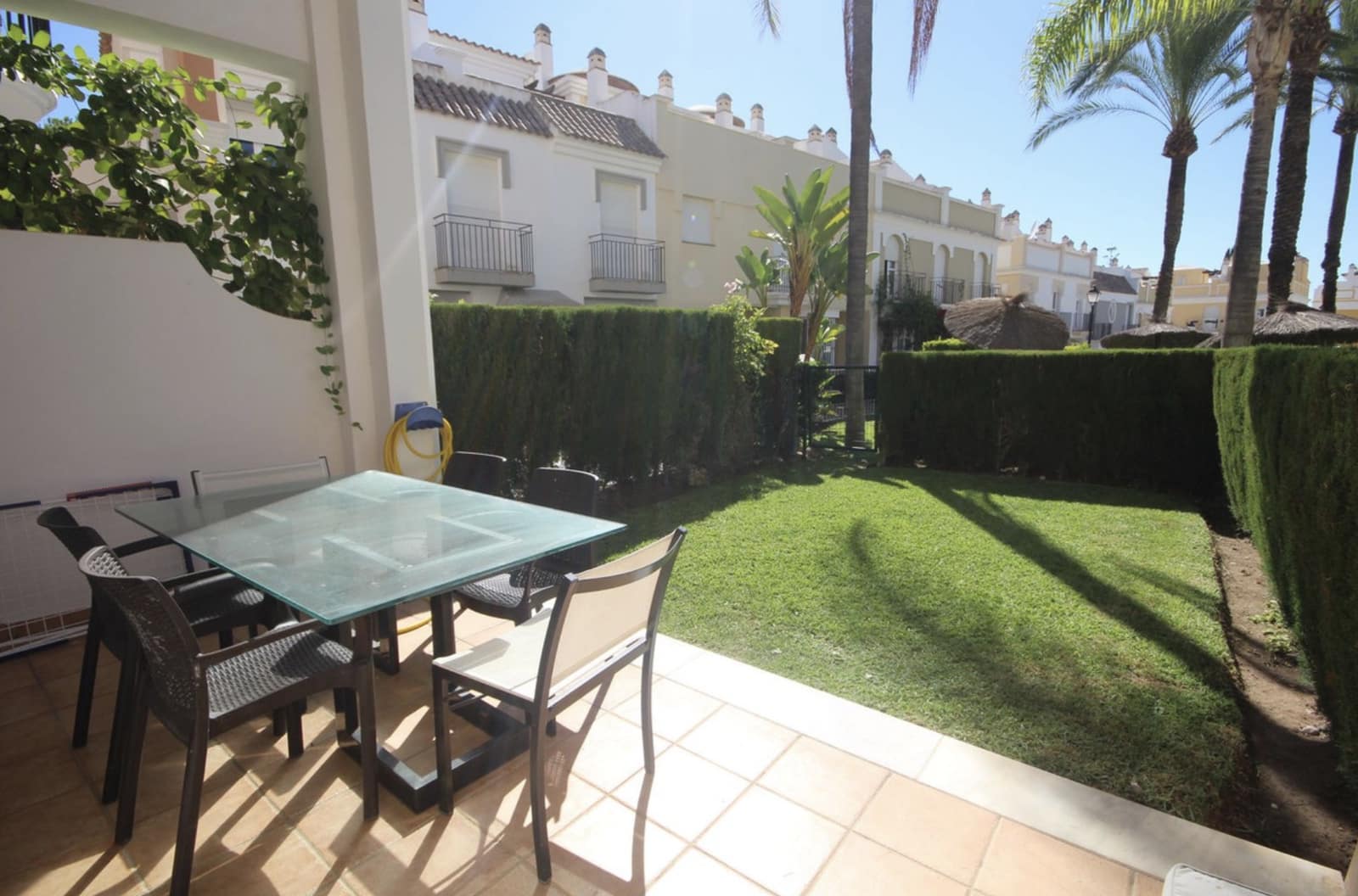 3 soverom Kjedet enebolig til salgs i Marbella med svømmebasseng garasje - € 1 190 000 (Ref: 9362295)