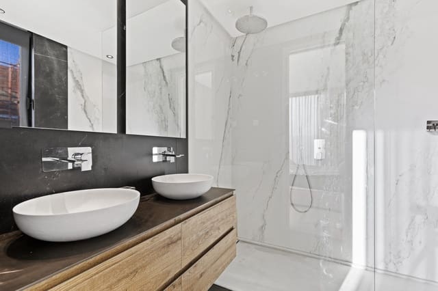 6 makuuhuone Huvila myytävänä paikassa San Pedro de Alcantara, Marbella mukana uima-altaan 
autotalli - 2 295 000 € (Ref: 9362296)