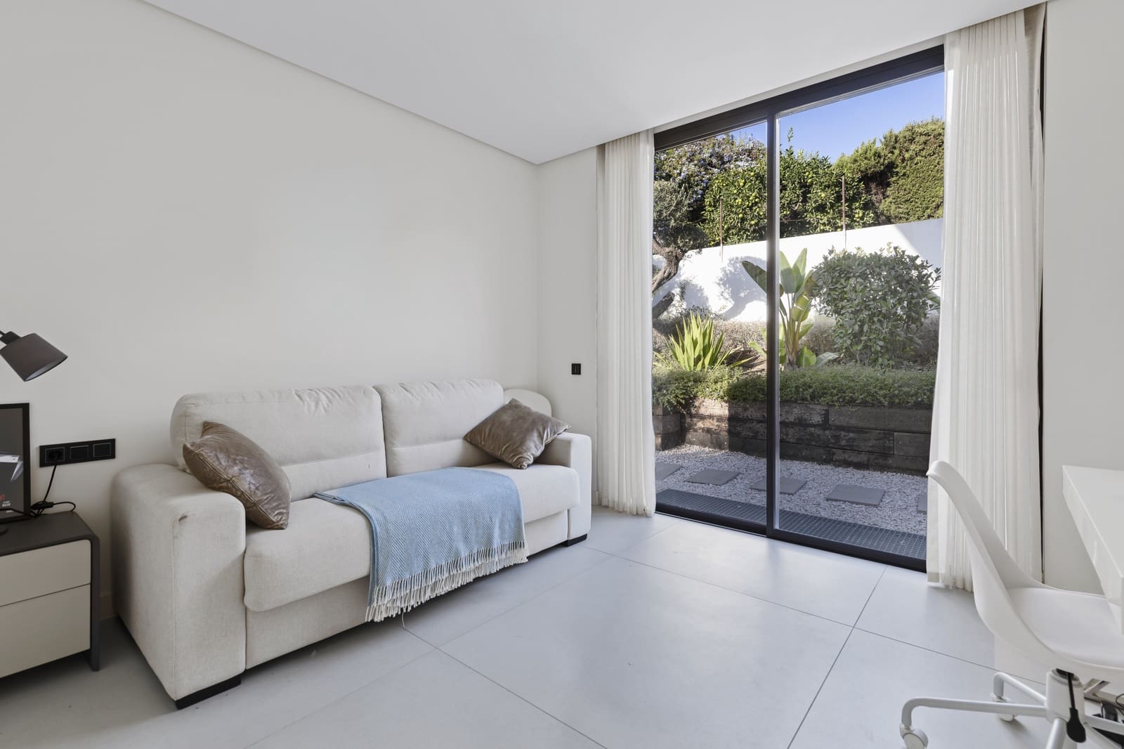 6 bedroom Villa for sale in San Pedro de Alcantara with pool garage - € 2,295,000 (Ref: 9362296)