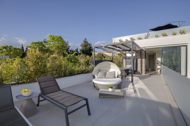 6 makuuhuone Huvila myytävänä paikassa San Pedro de Alcantara, Marbella mukana uima-altaan 
autotalli - 2 295 000 € (Ref: 9362296)