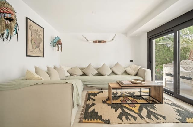 4 soveværelse Villa til salg i Marbella med swimmingpool garage - € 2.499.000 (Ref: 9362298)